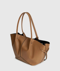 Τσάντα tote K/Pierced σε καφέ - Karl Lagerfeld